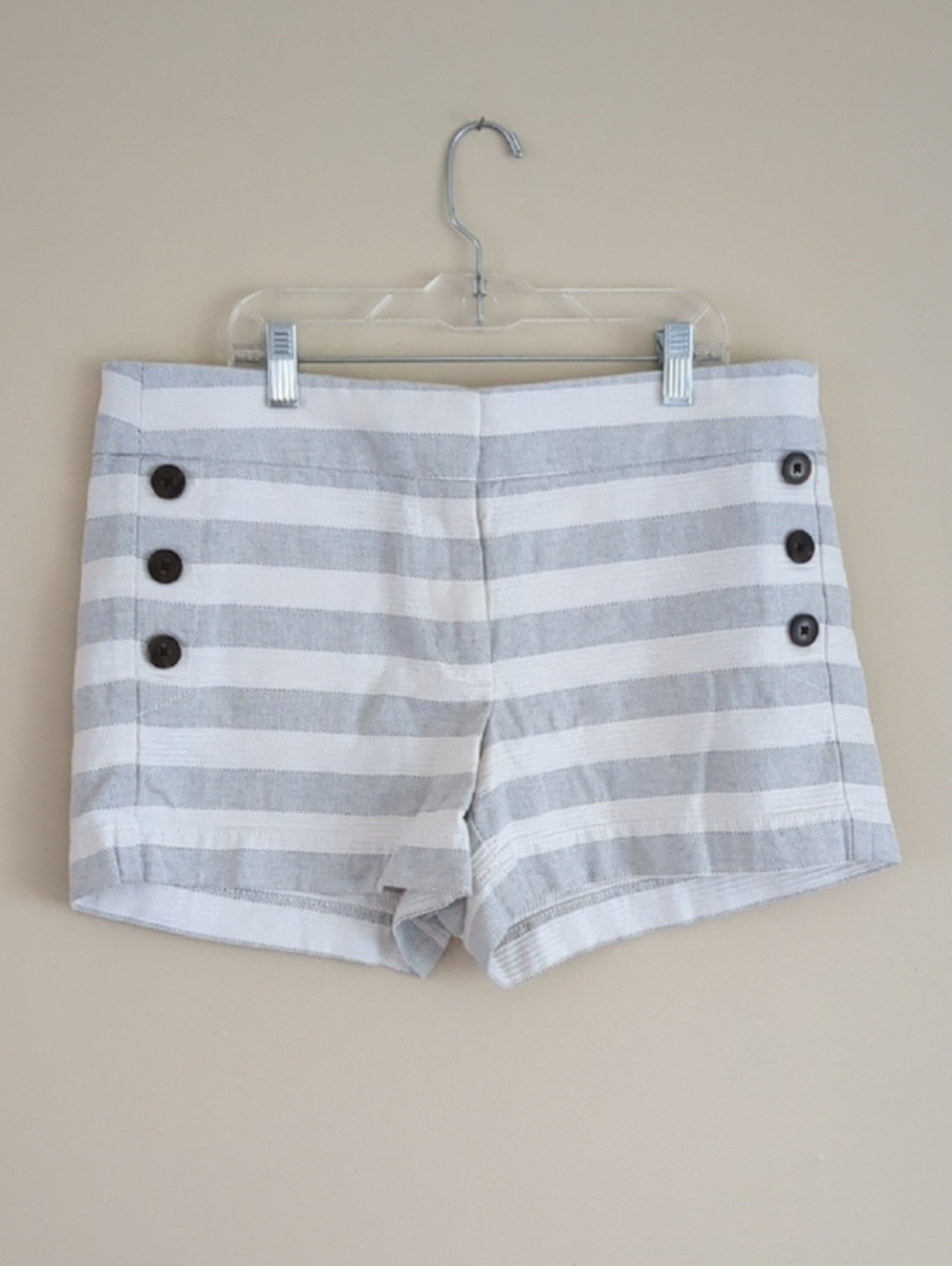 Size 8 Ann Taylor LOFT Factory Striped Short